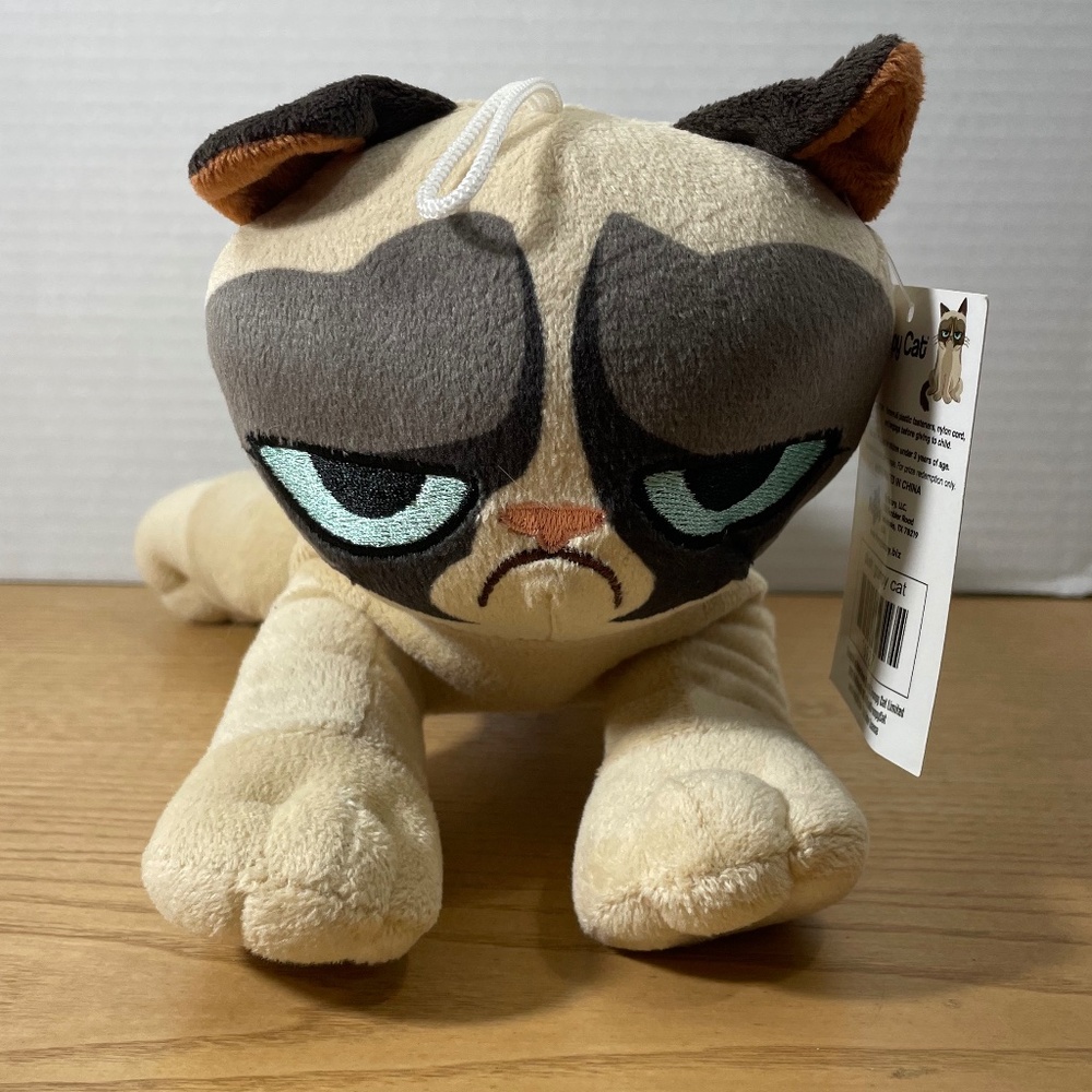 Grumpy Cat Plush by Toy Factory Laying Down Stuffed Animal Toy Kitty New w Tag